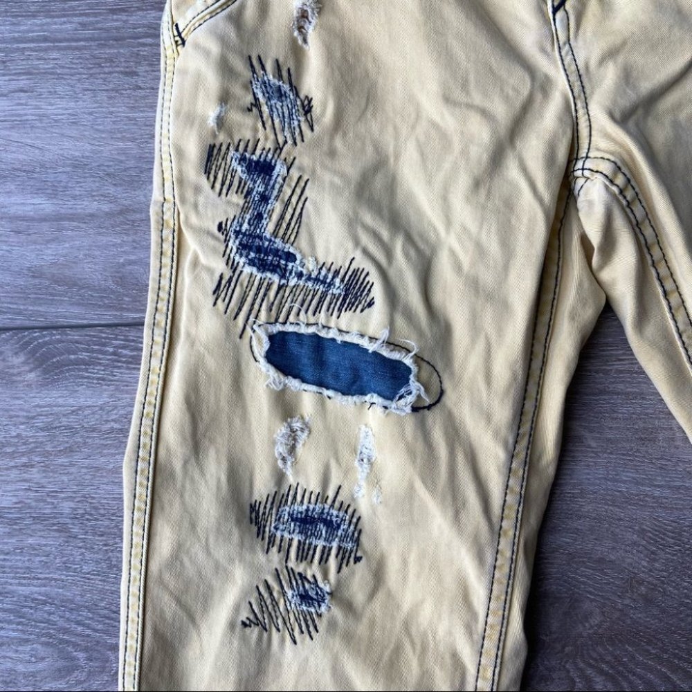 True Religion Jordan Destroyed Boyfriend Fit Pants - Picture 4 of 16